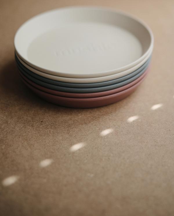 Round Dinnerware Plates, Set of 2 Woodchuck
