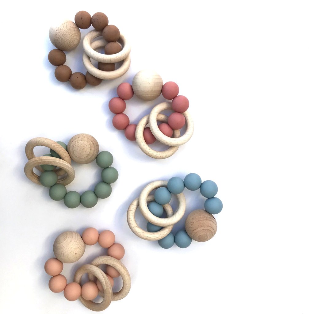 SATURN silicone and wood teething rattle toy